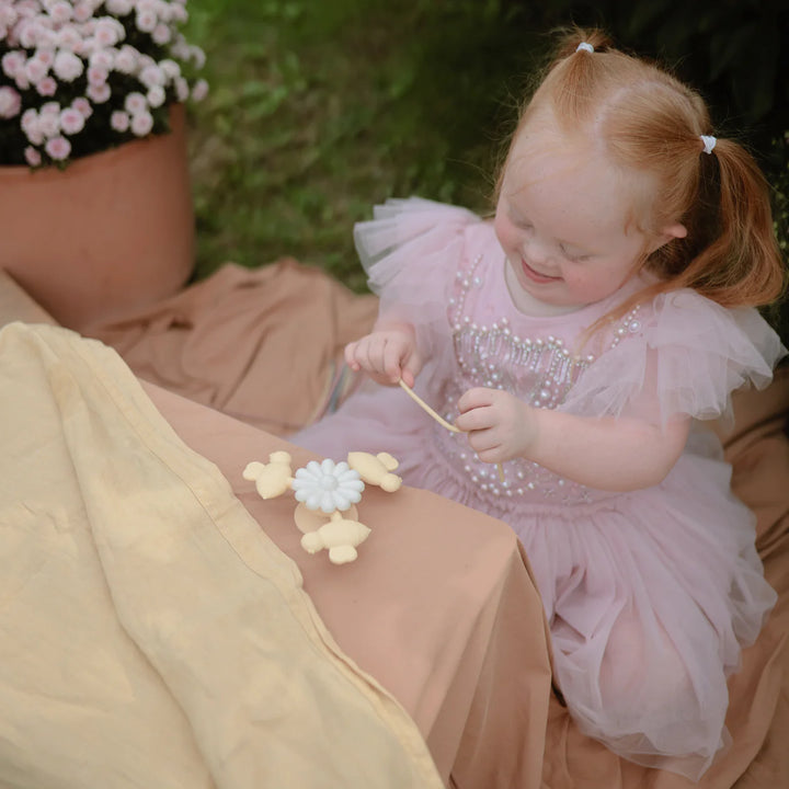Mushie Bee Suction Spinner Toy