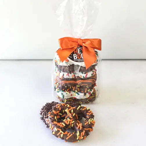 Maggie Lyon Chocolatiers 7pc Milk and White Chocolate Covered Pretzels - Harvest Deco