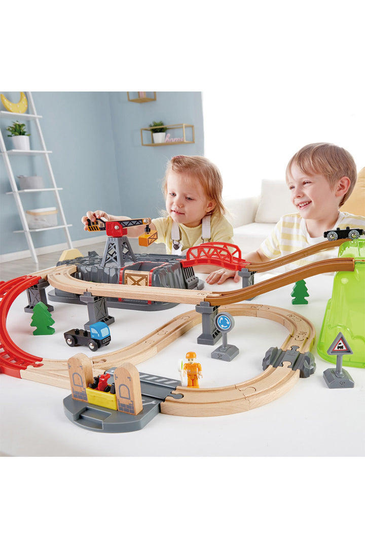 Hape Railway Bucket Builder Set