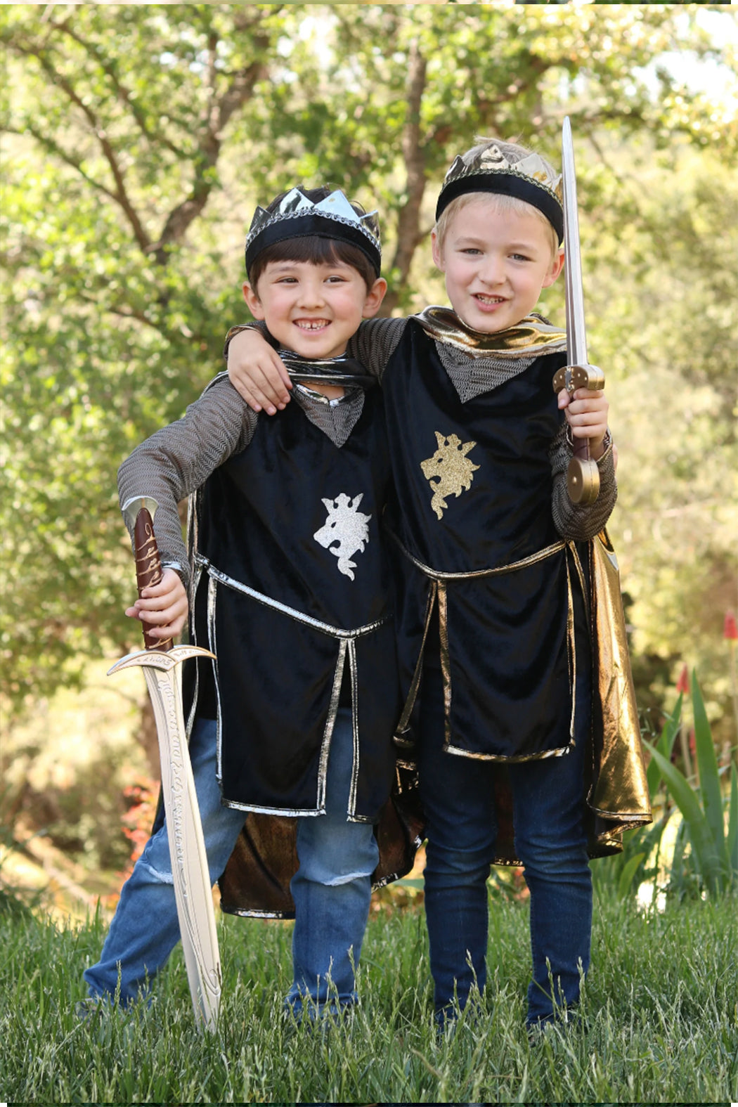 Great Pretenders Knight Set With Tunic, Cape & Crown