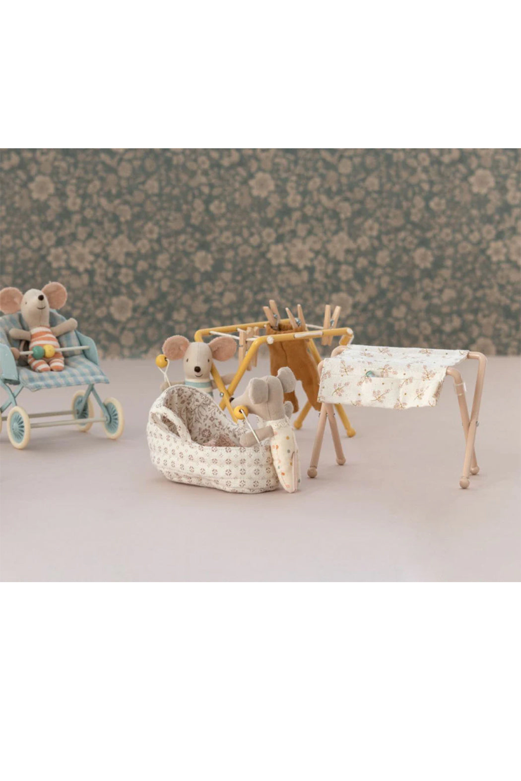 Maileg Carry Cot For Baby Mouse