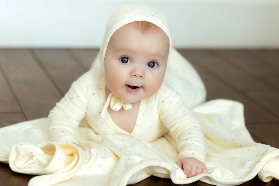 Noggi Velour Dot Pattern Bonnet - Stars