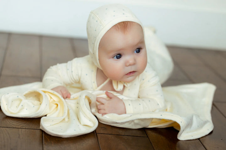 Noggi Velour Dot Pattern Bonnet - Stars