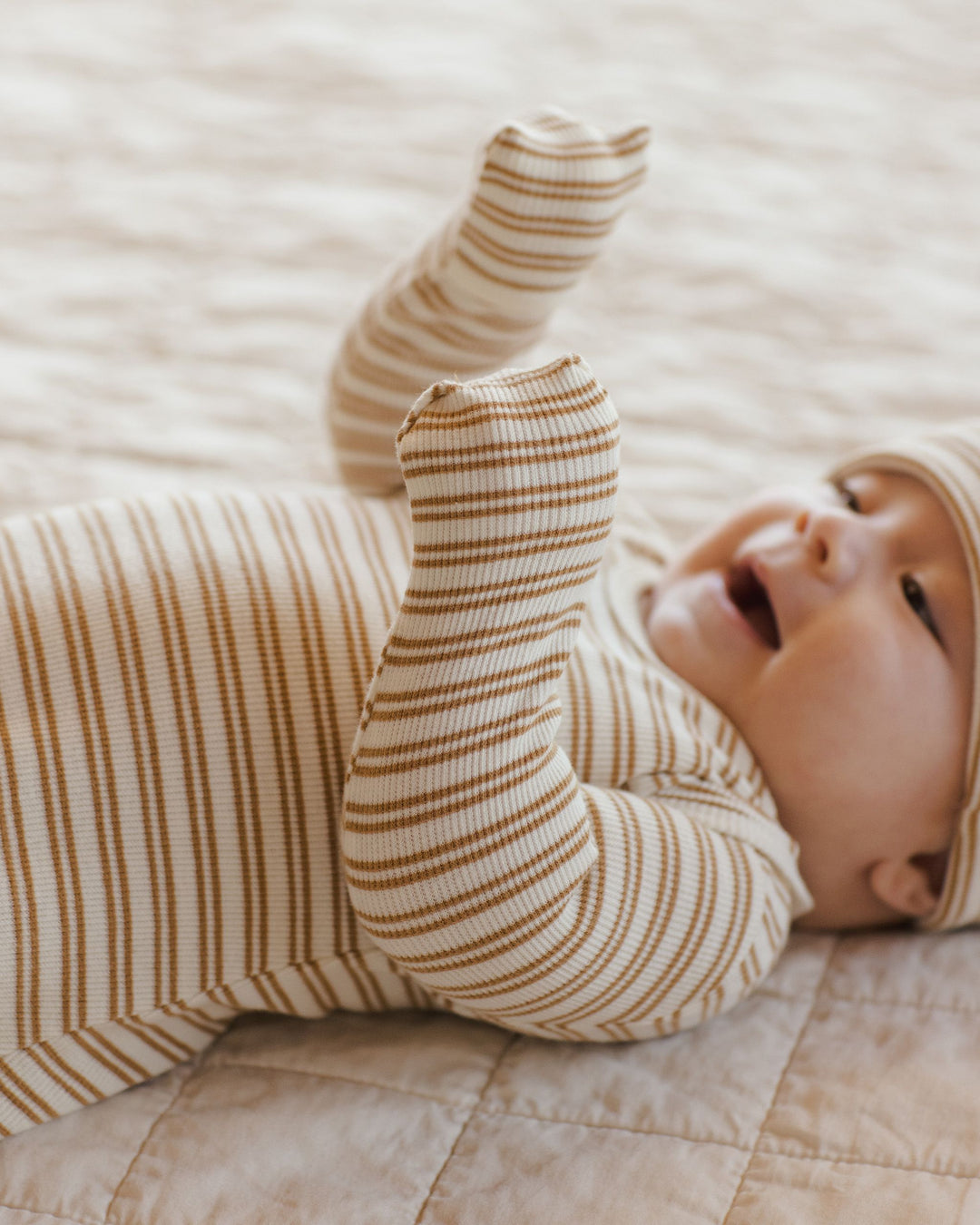 Quincy Mae Knotted Baby Gown + Hat Set - Golden Stripe