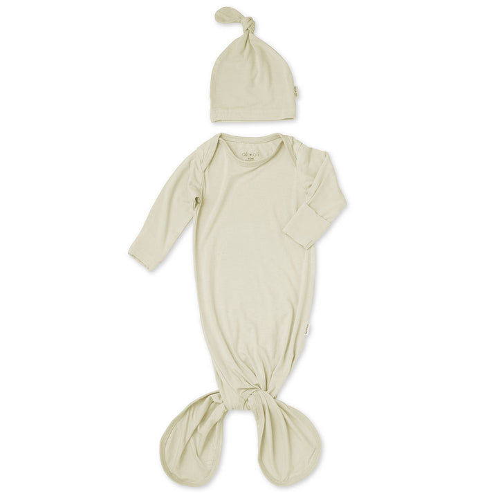 Ali + Oli Bamboo Knotted Baby Gown And Beanie