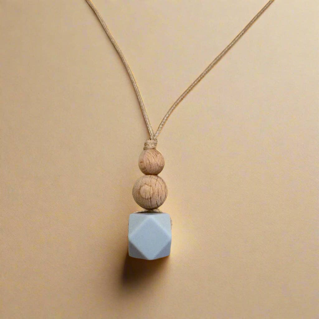 Izao Atelier Paz Sensory + Teething  Necklace