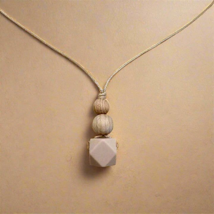 Izao Atelier Paz Sensory + Teething  Necklace