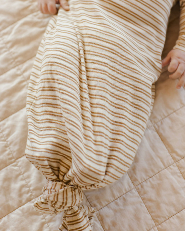 Quincy Mae Knotted Baby Gown + Hat Set - Golden Stripe