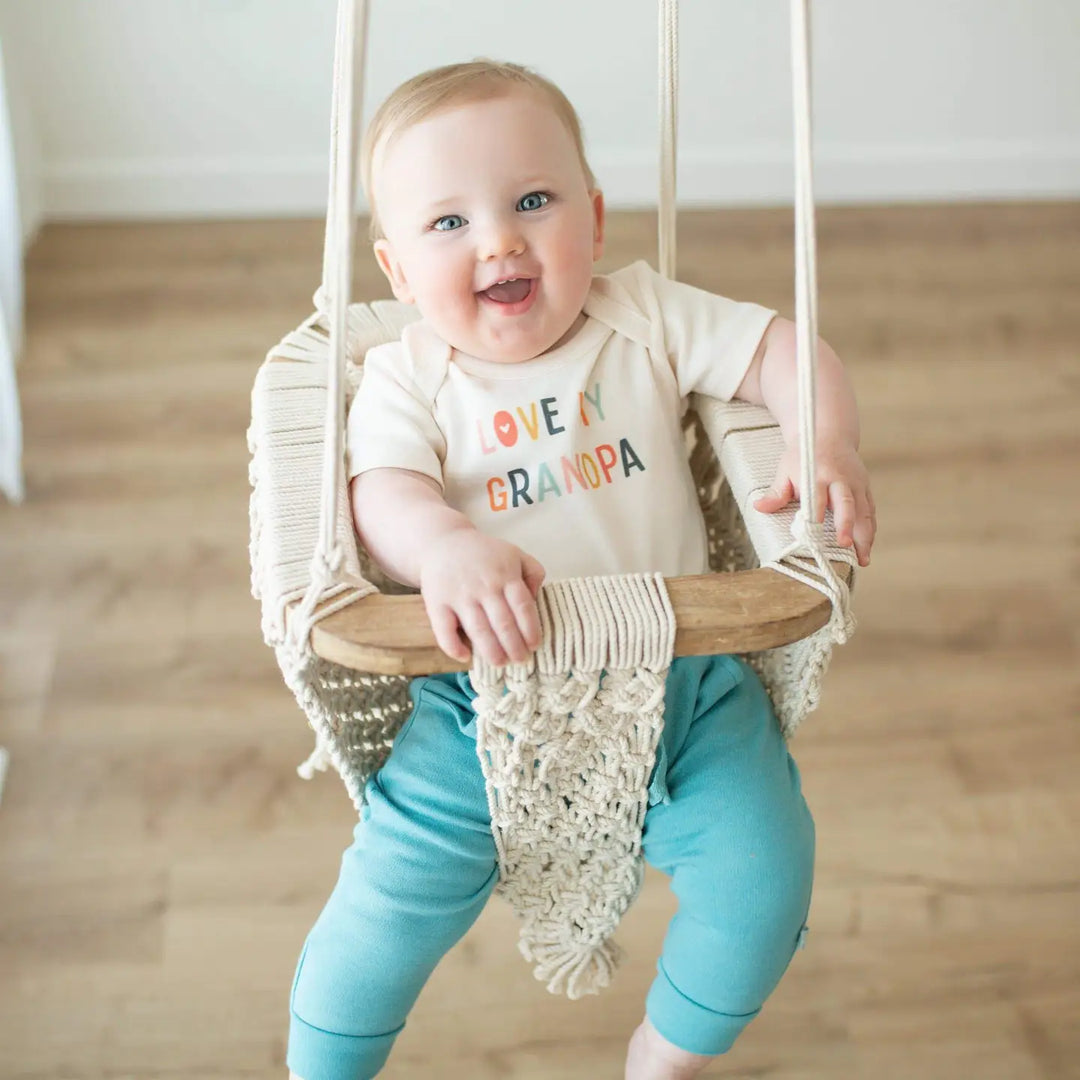 Finn + Emma Baby Graphic Organic Bodysuit - Love Grandpa