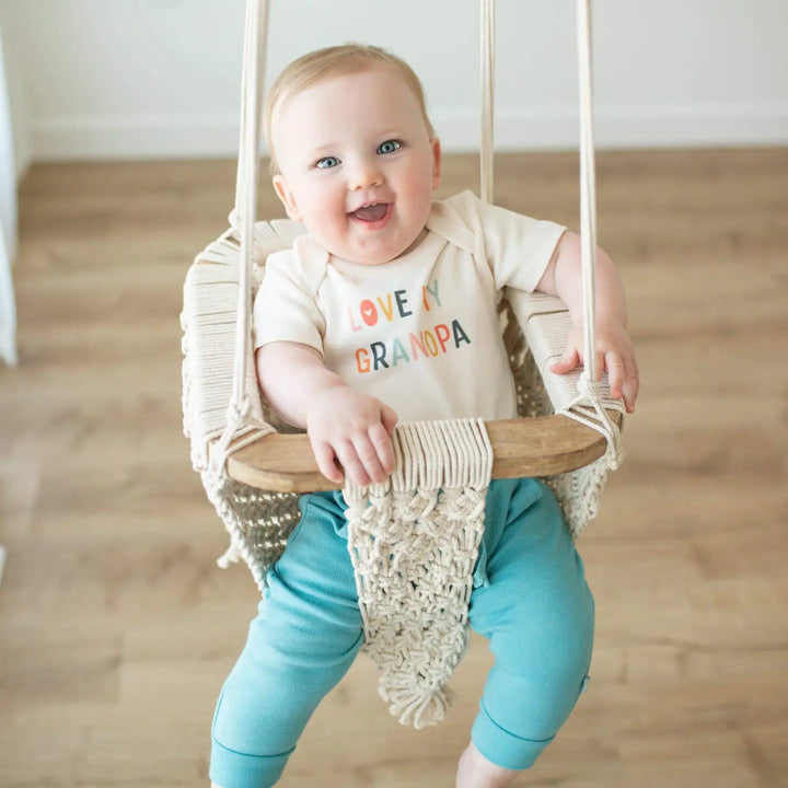 Finn + Emma Baby Graphic Organic Bodysuit - Love Grandpa