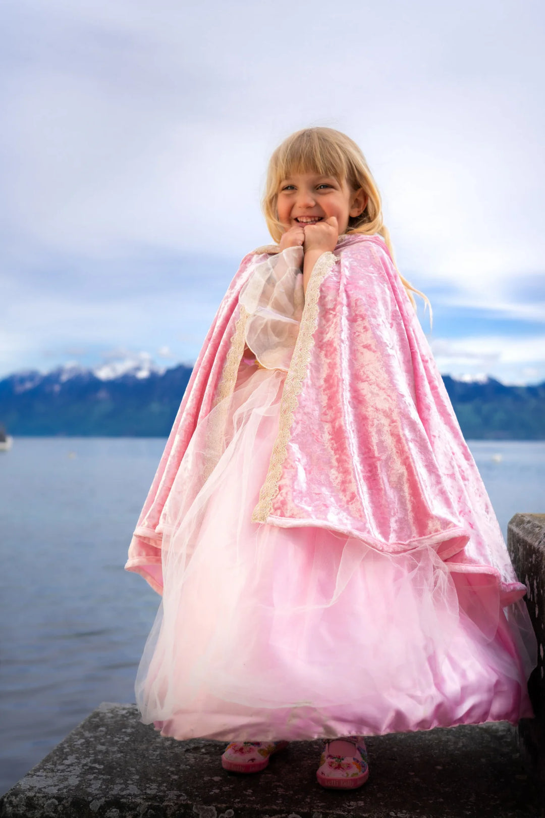 Great Pretenders Deluxe Pink Princess Cape