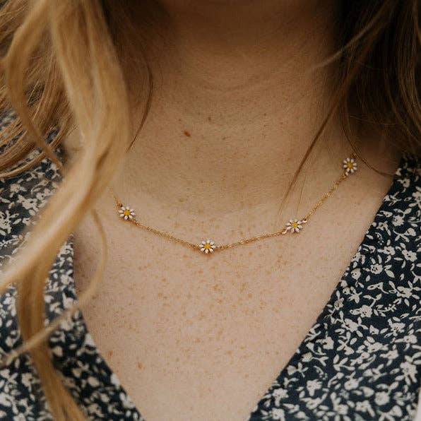 Mauve Jewelry Co. Carolina Daisy Necklace