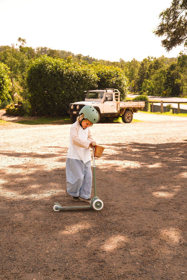 Banwood Vintage 3-Wheel Scooter - Forest