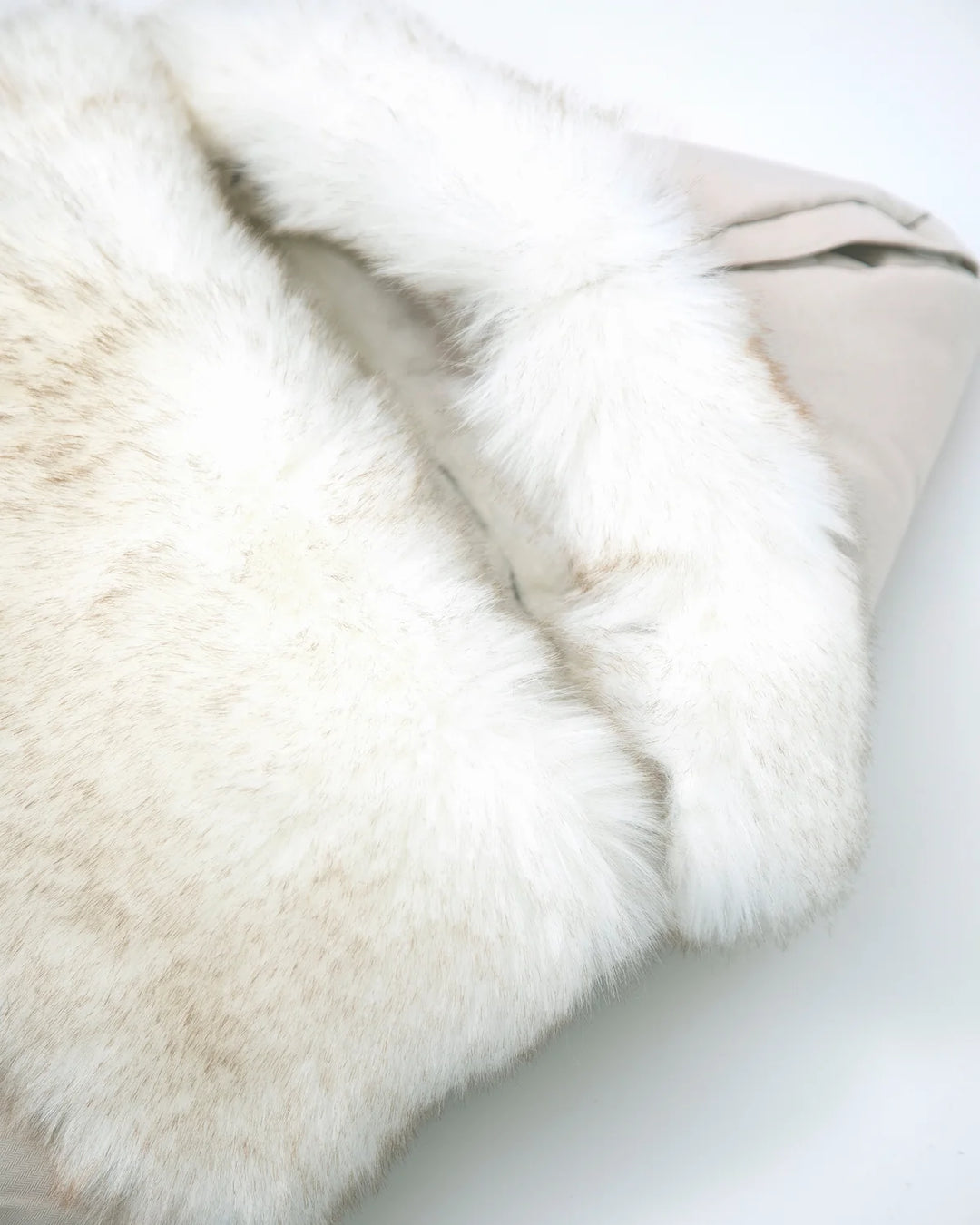 7AM Enfant PlushPOD Tundra Collection - Heather Beige/White Fur