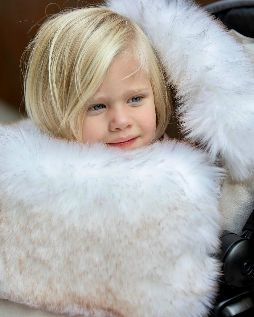 7AM Enfant PlushPOD Tundra Collection - Heather Beige/White Fur