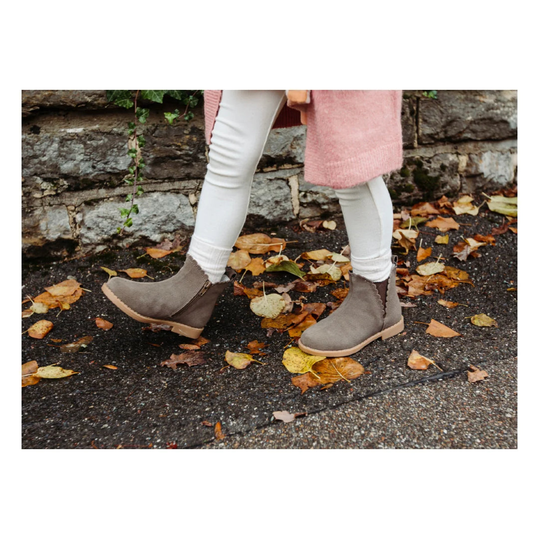 L'amour Nicola Scalloped Chelsea Boot - Brown
