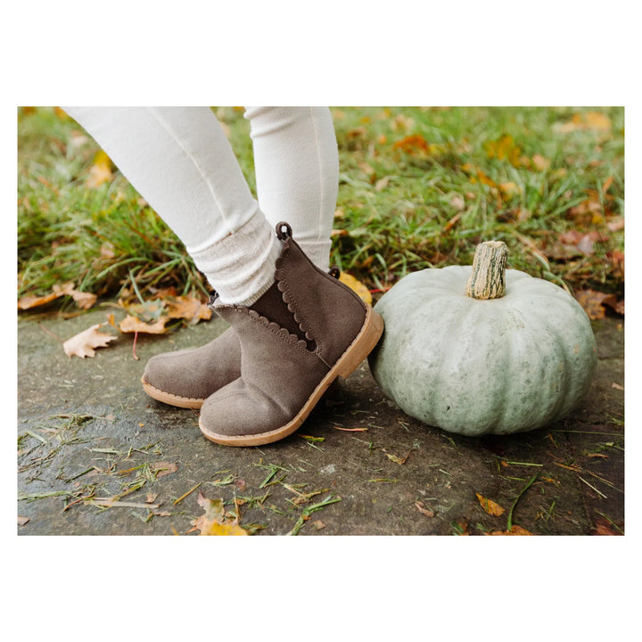 L'amour Nicola Scalloped Chelsea Boot - Brown