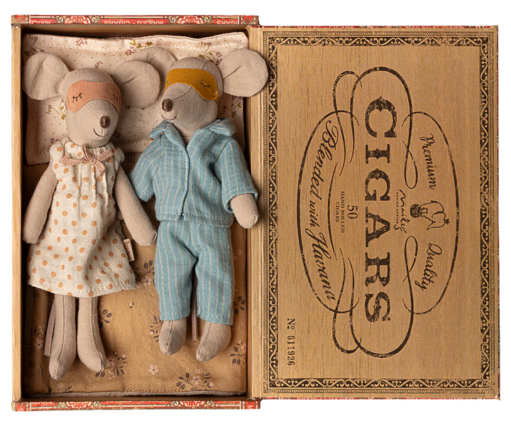 Maileg Mum & Dad In Cigar Box