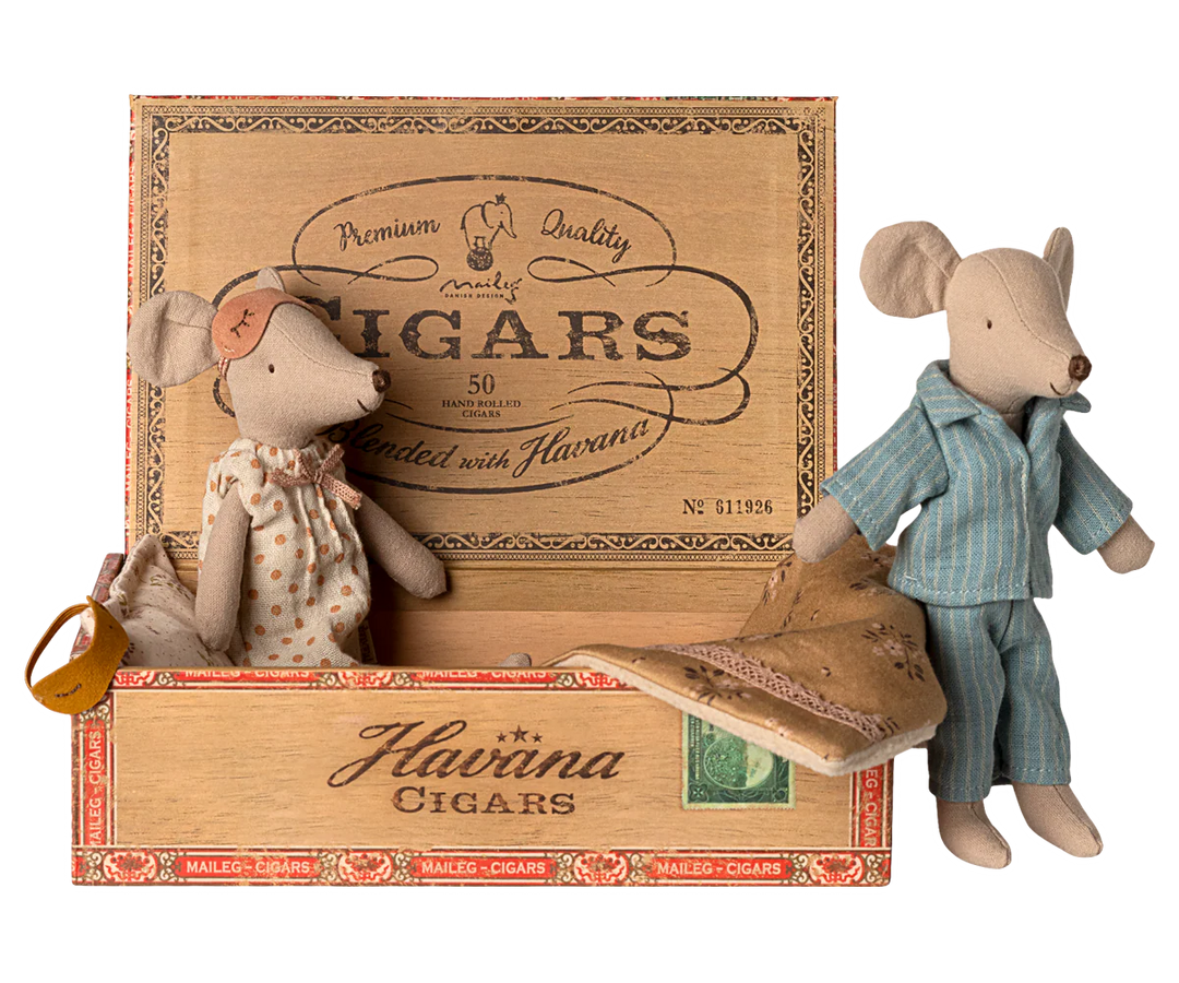 Maileg Mum & Dad In Cigar Box