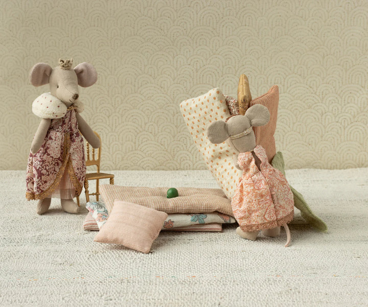 Maileg Princess And The Pea - Big Sister Mouse