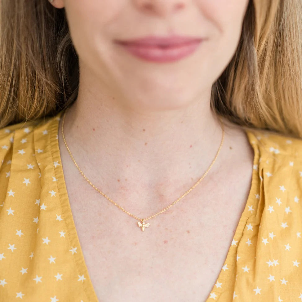 Helmsie Mama & Me Bee Necklace Set
