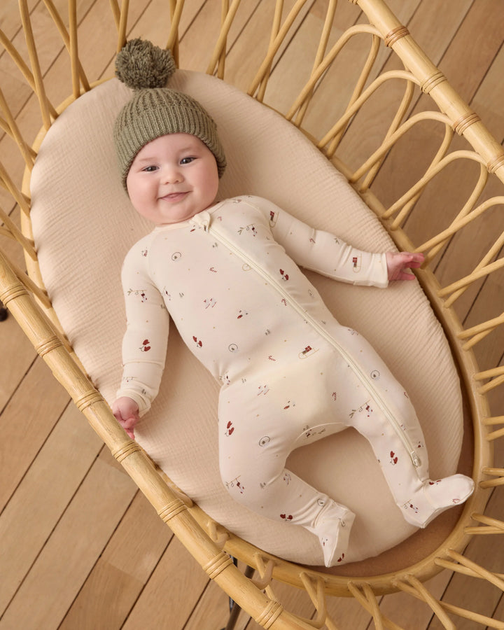 Quincy Mae Bamboo Zip Footie - Winter Wonderland