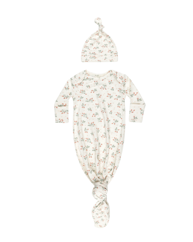Quincy Mae Knotted Baby Gown + Hat Set - Strawberries
