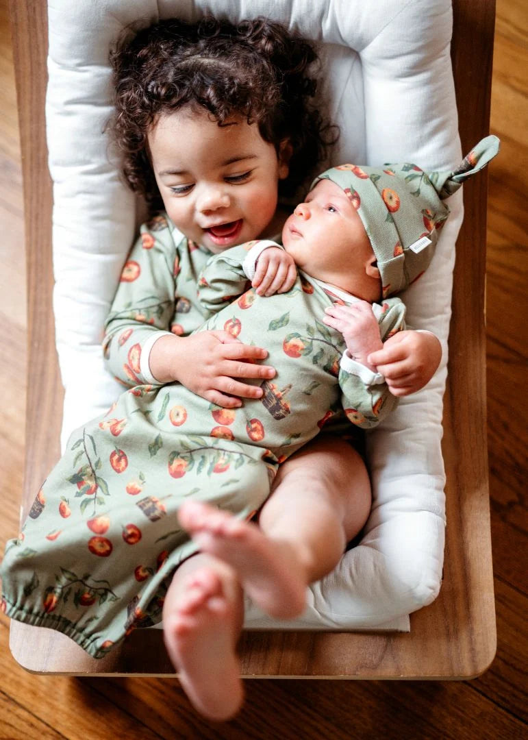 Milkbarn Organic Cotton Newborn Gown & Hat Set - Apple Orchard