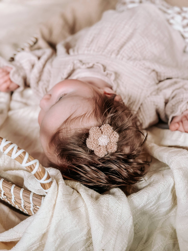 Studio Frommie Flower Pom Hairclips