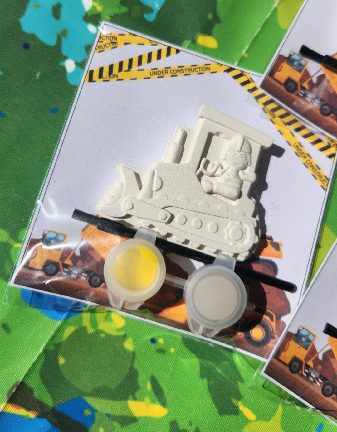 Snazzy Crayons - Construction Truck DIY Paint Kits Creative Party Favors