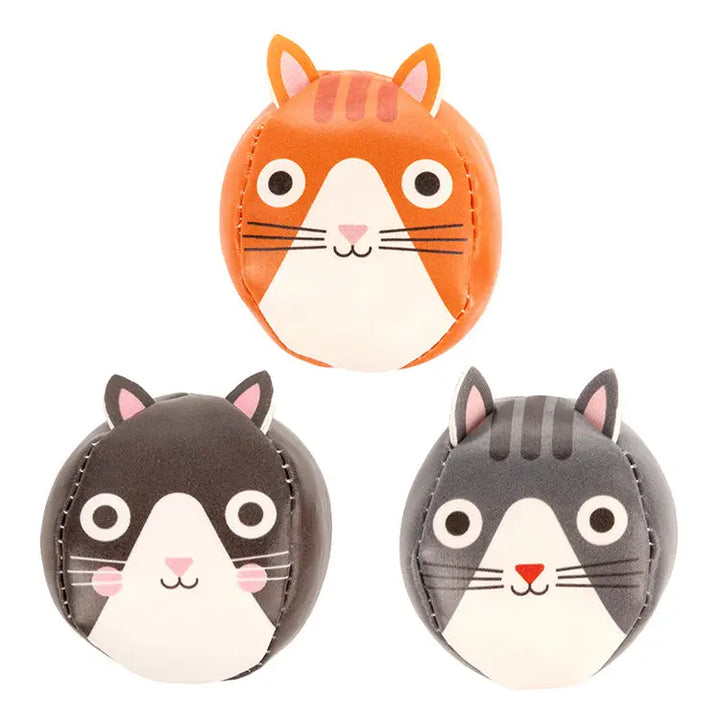 Kikkerland Three Little Cats Juggling Balls