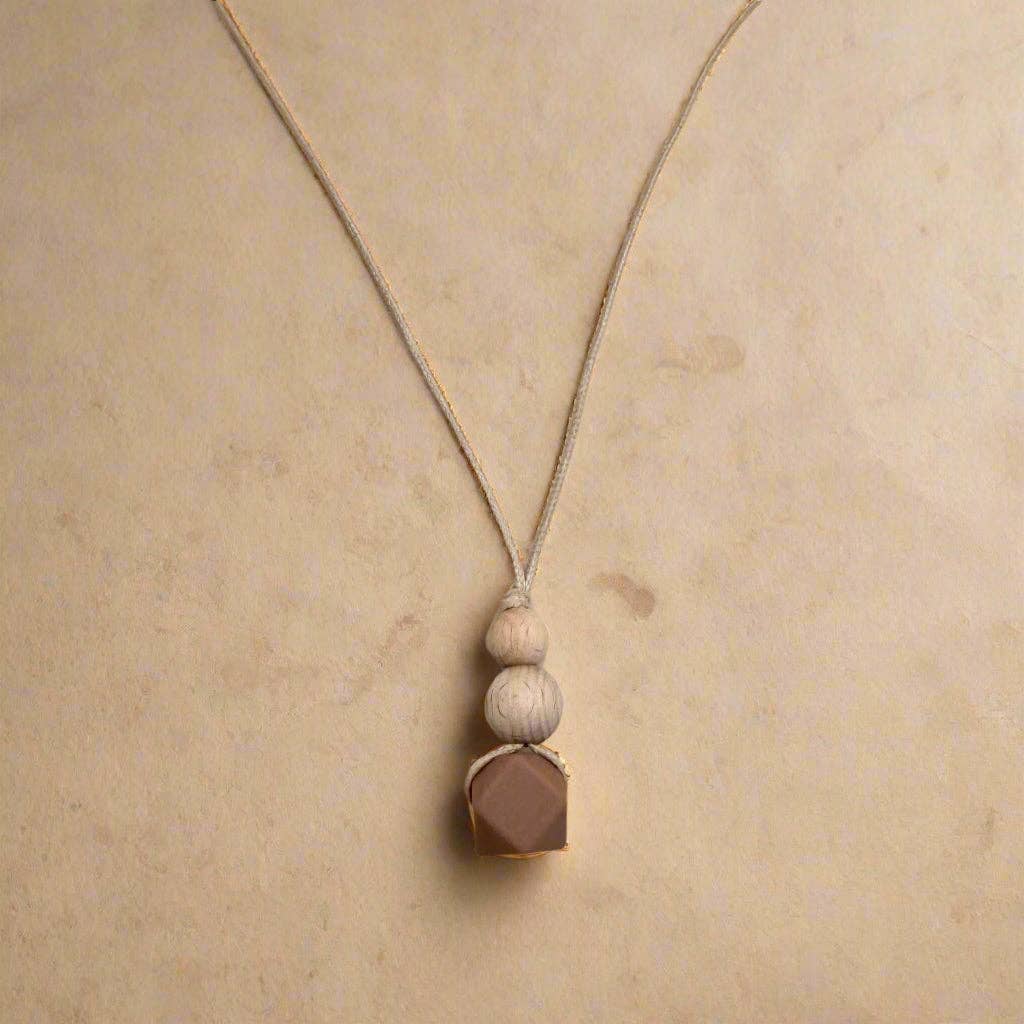 Izao Atelier Paz Sensory + Teething  Necklace