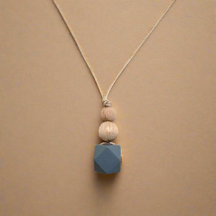 Izao Atelier Paz Sensory + Teething  Necklace