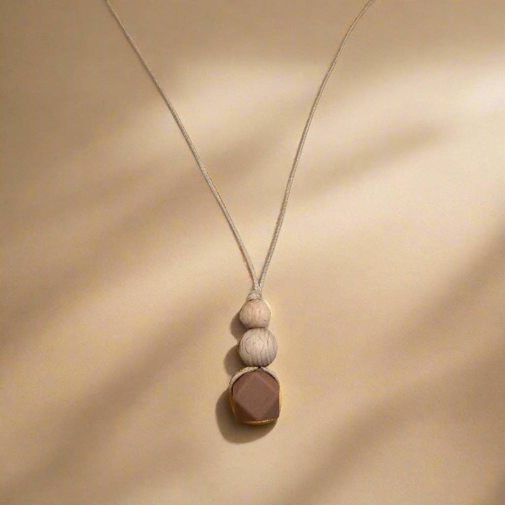 Izao Atelier Paz Sensory + Teething  Necklace