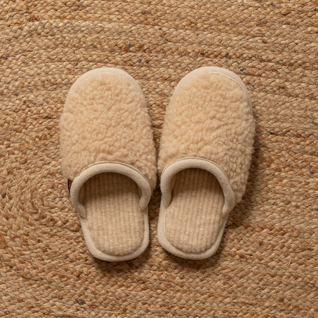 Menique Women's Merino Fluffy Slippers Natural