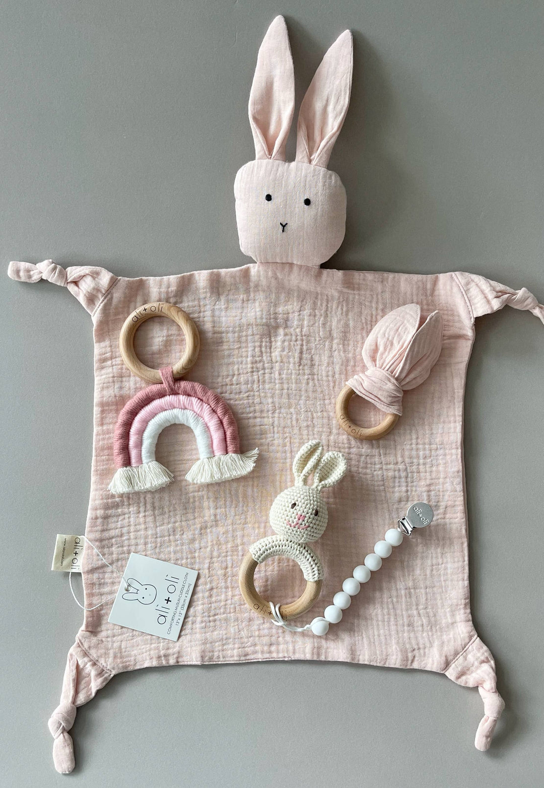 Ali+Oli Mini-Macrame Rainbow Teething Toy - Pink