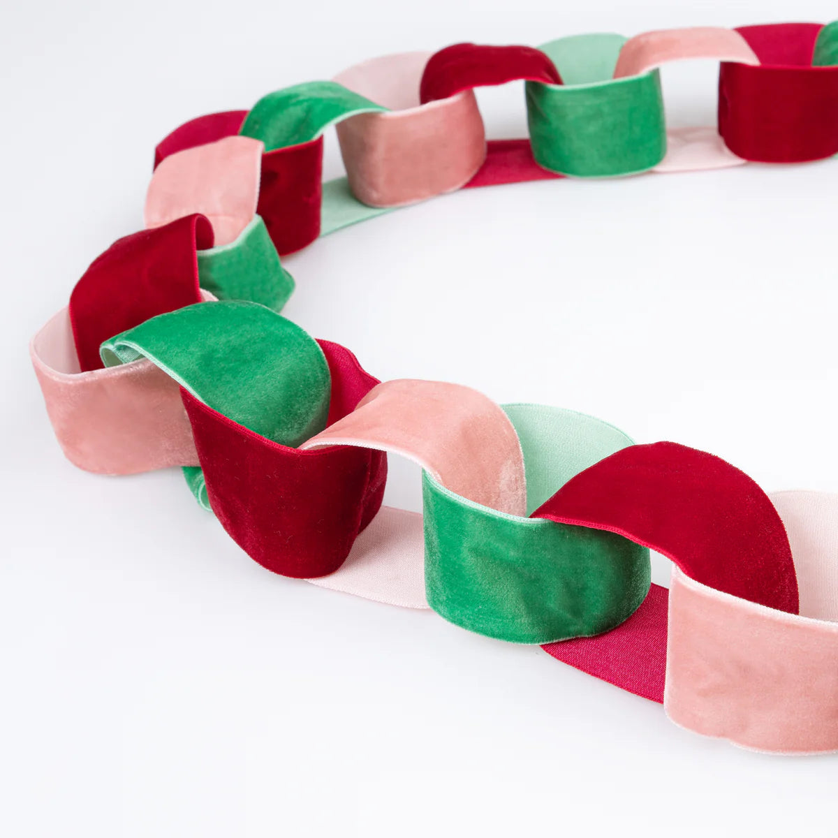 Meri Meri Velvet Chain Link Garland - Thumbnail 2