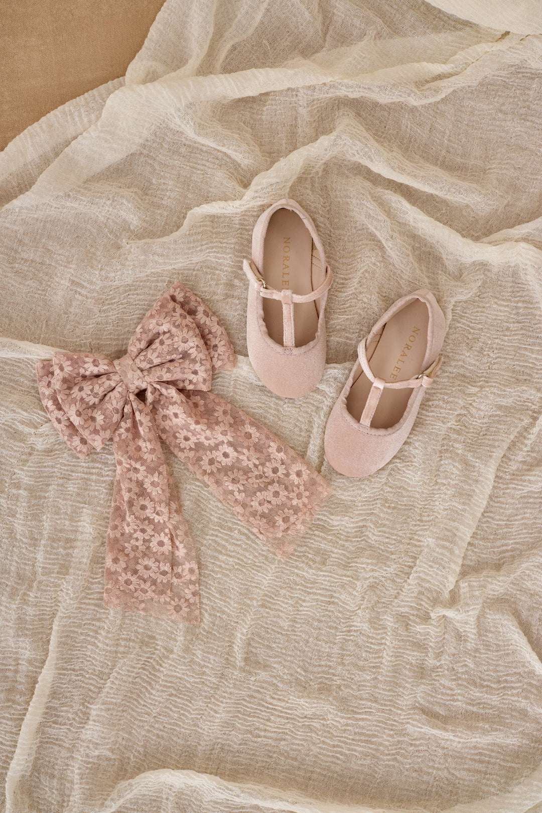 Noralee Alice Bow - Rose Embroidered Daisy