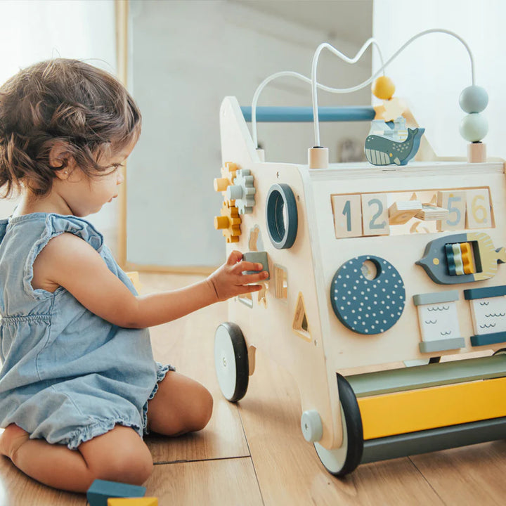 Wonder & Wise Busy Busy Activity Walker