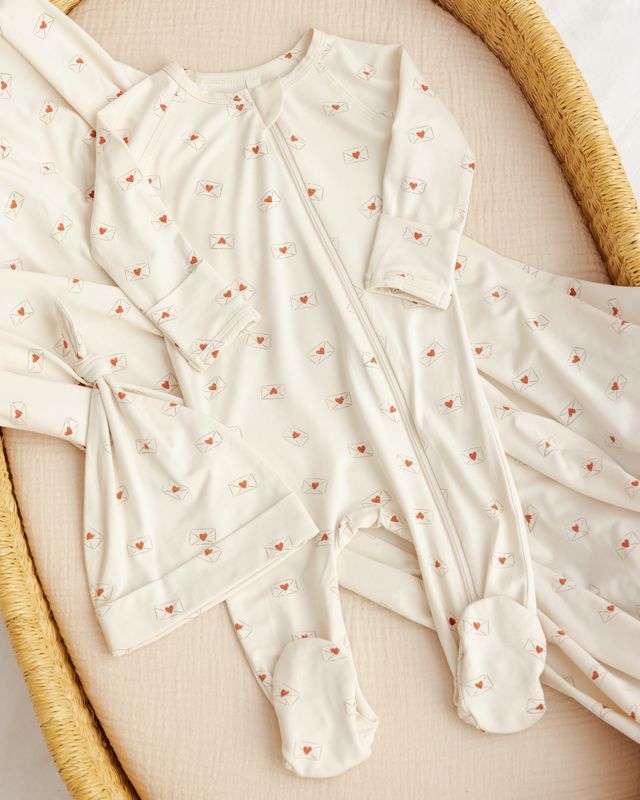 Quincy Mae Bamboo Zip Footie - Valentine